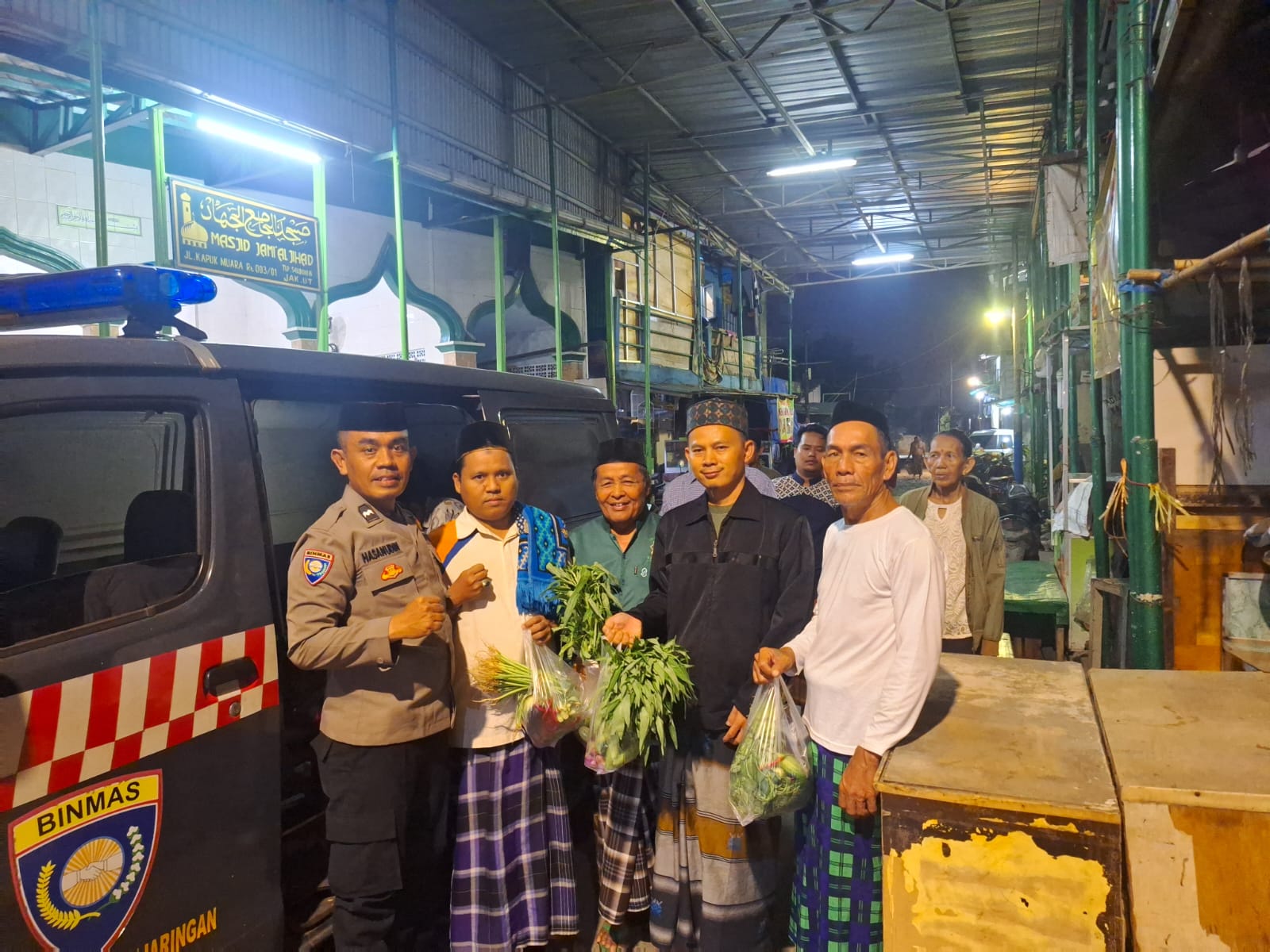 “Panen Subuh" Inovasi Polsek Metro Penjaringan Dorong Masyarkat Sholat Subuh Berjamaah