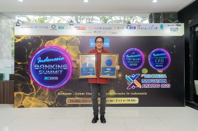 Bank DKI Raih Penghargaan Indonesia Top Bank Awards 2023 dan Top Banking CEO 2023