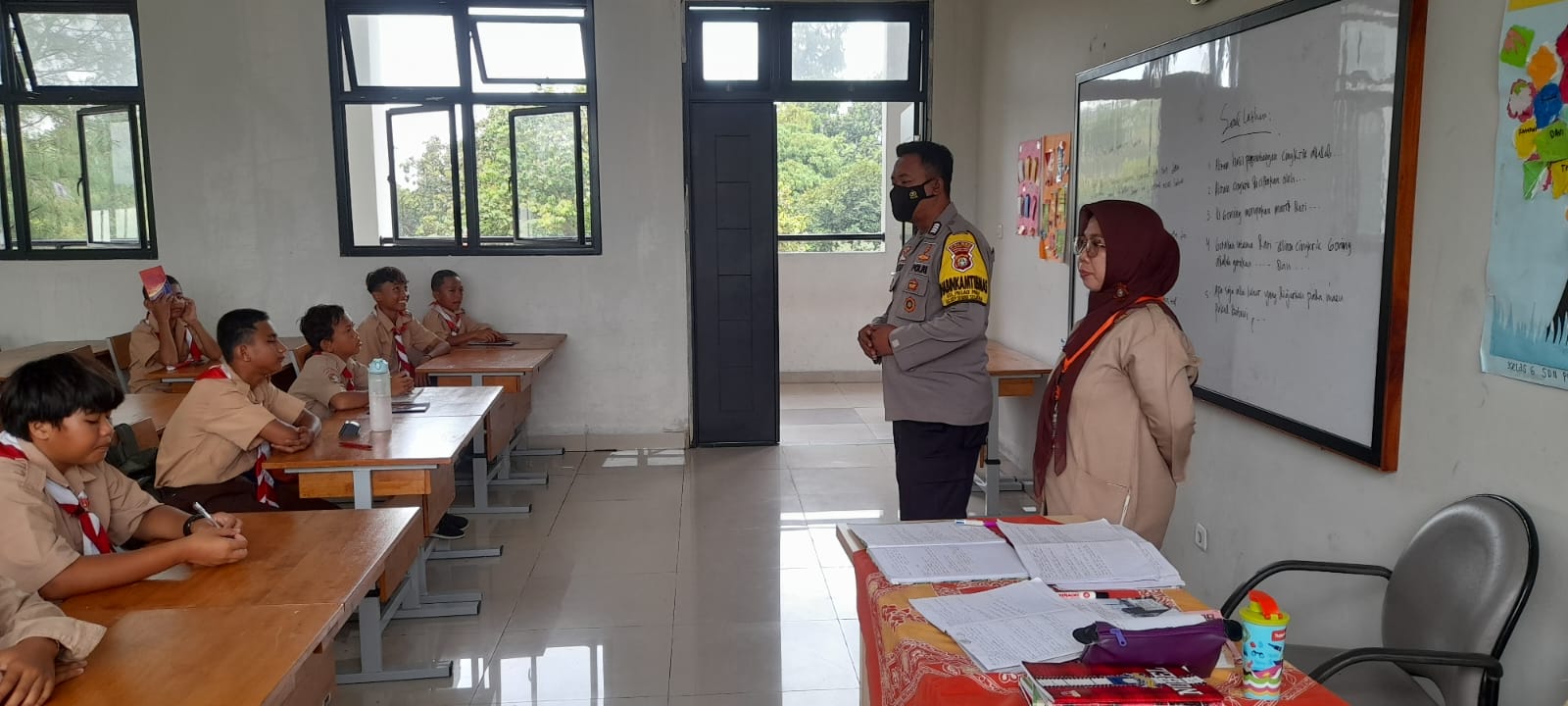 Police Goes to School, Bhabinkamtibmas Ajak Siswa Siswi Bijak Bermedia Sosial