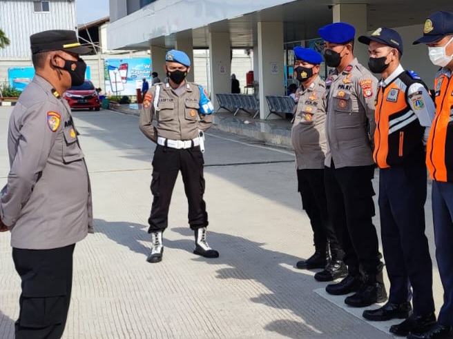 Polres Kepulauan Seribu Berikan Layanan Pengamanan Dermaga terhadap 1.161 Penumpang di Dermaga Kali Adem