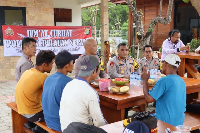 Kapolres Kepulauan Seribu Gelar Kegiatan Jumat Curhat di Pulau Untung Jawa untuk Cipta Kondisi Pilkada 2024