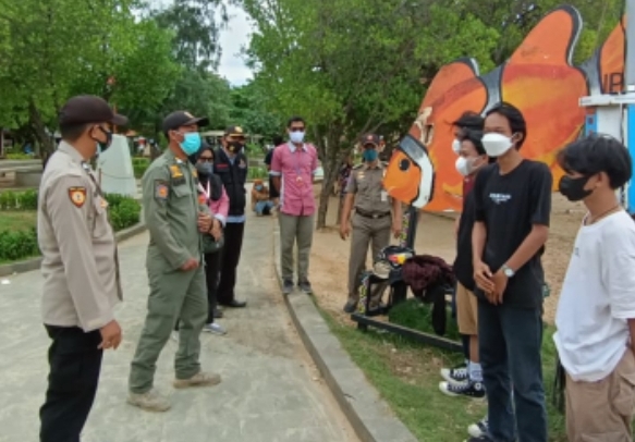 Gelar Ops Yustisi Gabungan di Pulau Untung Jawa, Polsek Kep Seribu Selatan Dapati 8 Pelanggar ProKes