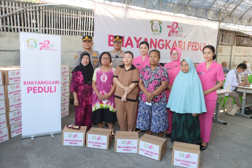 Antusias Warga Sambut Baksos Polres Jakut Di Rawa Bebek