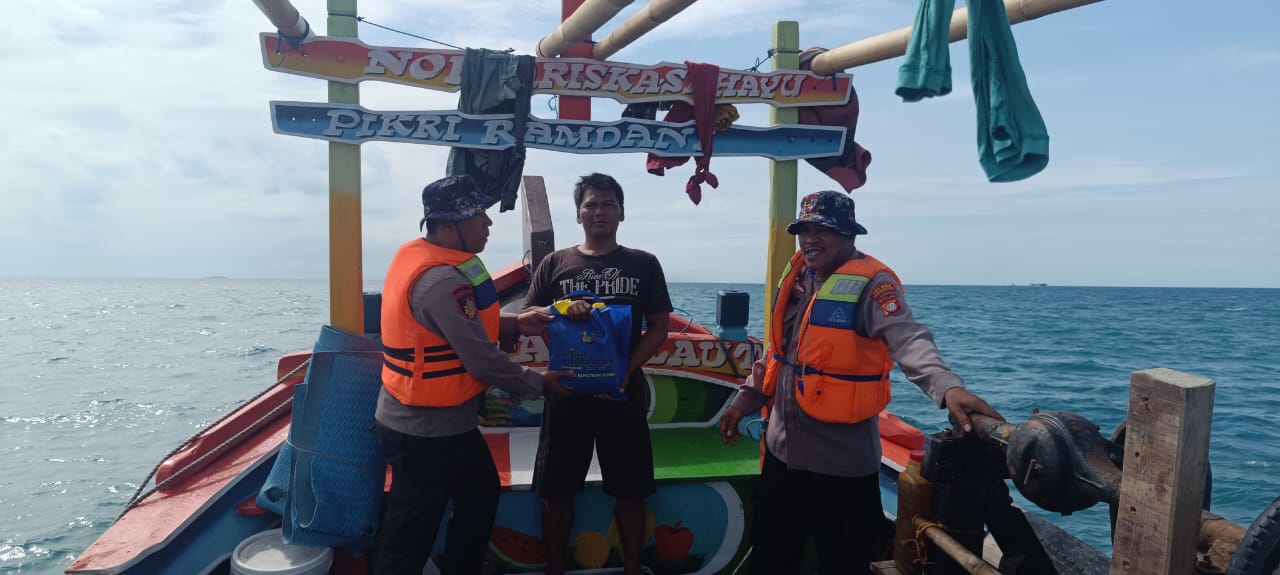 Patroli Laut Satpolairud Kepulauan Seribu Perketat Antisipasi 3C, Nelayan Diimbau Waspada Cuaca Buruk