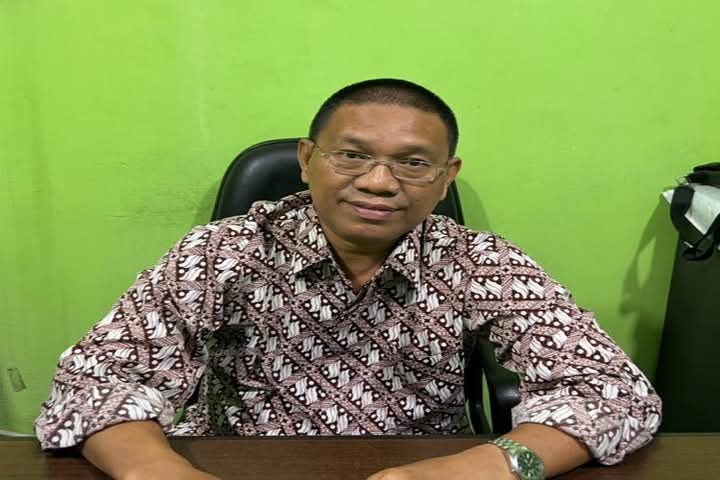 Konsistensi Gelar Jokowi, Dugaan Ijazah Palsu, dan Misteri yang Dijawab oleh Rumput yang Bergoyang?