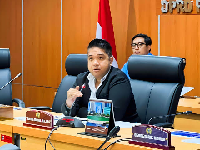 DPRD DKI Minta Pemprov Naikkan Gaji Nakes Non-ASN Setara UMP