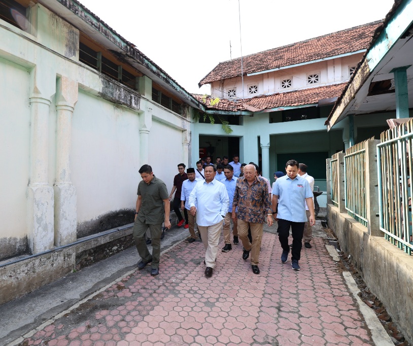 Didampingi Tinton Suprapto, Prabowo Berkunjung ke Museum Peta di Kota Blitar