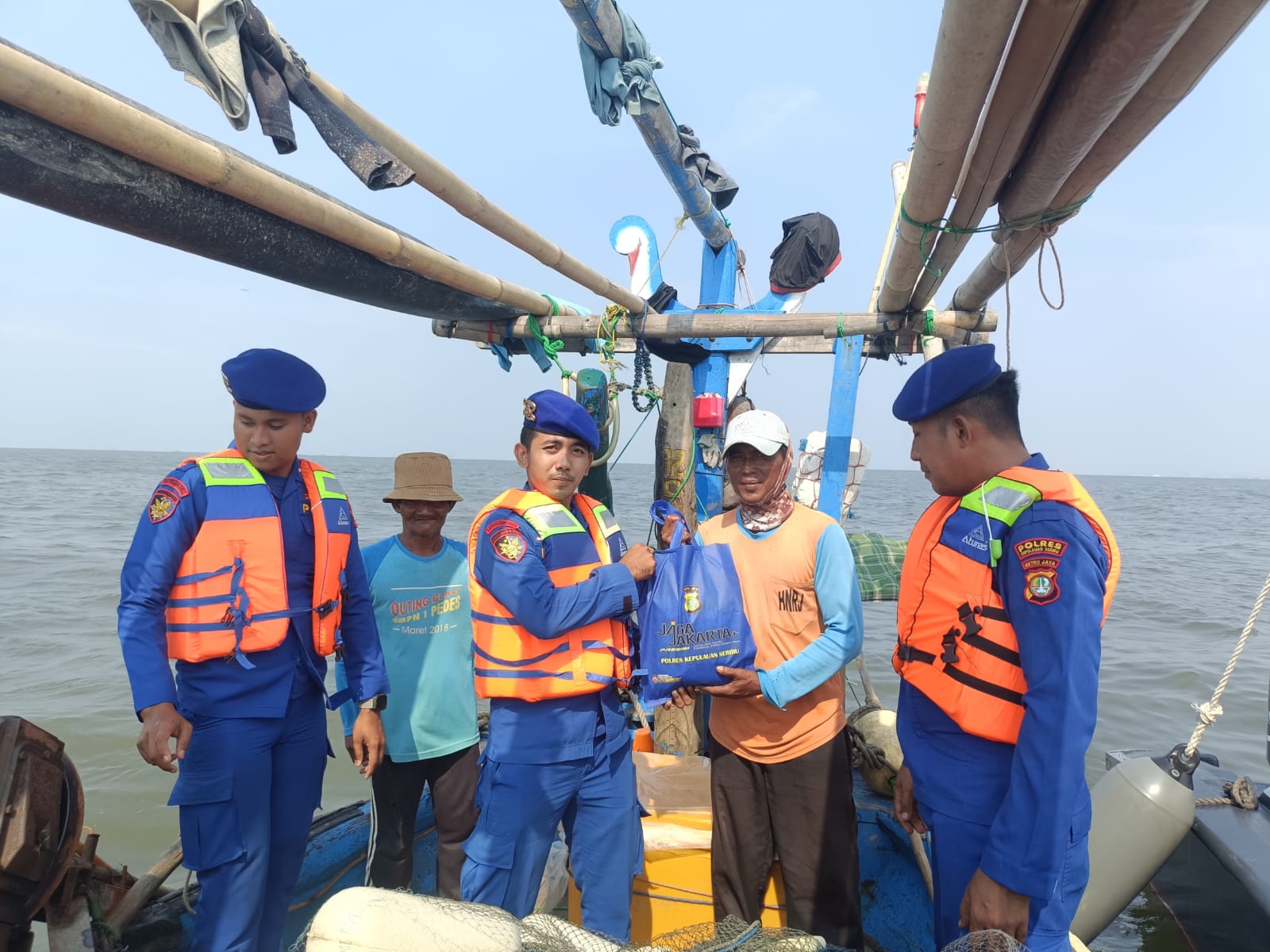 Satpolairud Polres Kepulauan Seribu Patroli Laut, Antisipasi Kejahatan dan Ingatkan Nelayan Waspada Cuaca Buruk