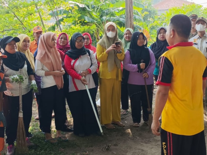Jumat Bersih, Seluruh Wilayah Kepulauan Seribu Laksanakan Bersih-Bersih Lingkungan