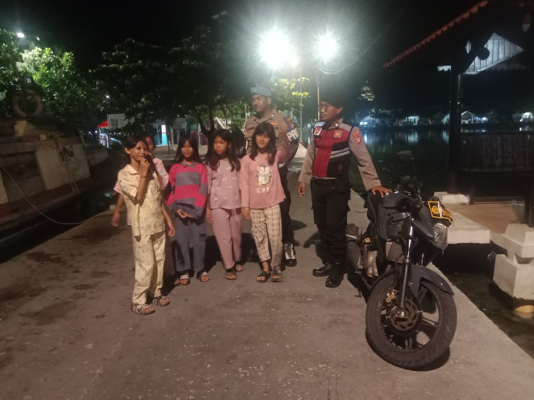 Patroli Malam Perintis Presisi Polsek Kepulauan Seribu Utara Cegah Tawuran dan Gangguan Kamtibmas