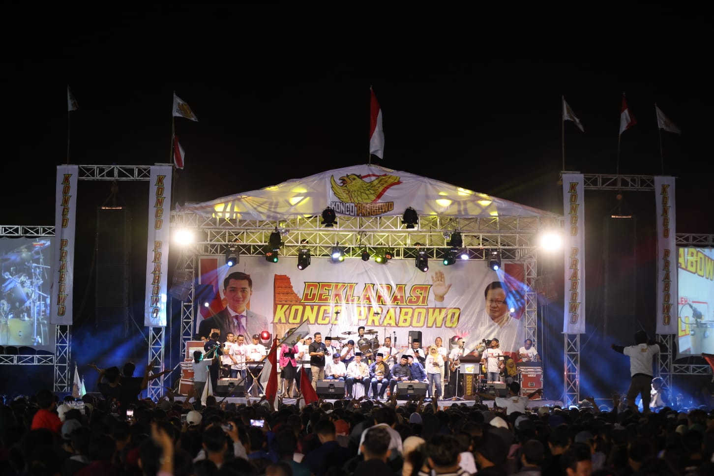 Disambut Relawan Konco Prabowo, ‘Prabowo RI1 2024!’ Menggema di Trowulan