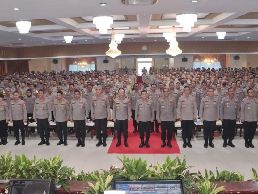 Kapolda memberikan arahan ke Satker Binmas Jajaran Polda Metro Jaya.