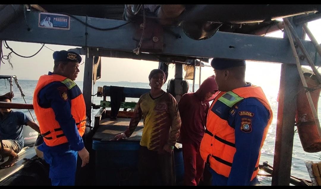 Team Patroli Satpolair Polres Kepulauan Seribu Lakukan Patroli Laut  di Perairan Pulau Pari