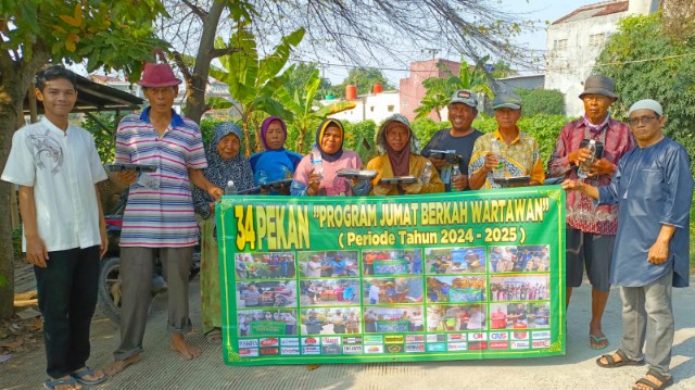 Program Jumat Berkah Wartawan Keliling Bekasi, Berbagi Pada Tukang Becak Hingga Supir Angkot