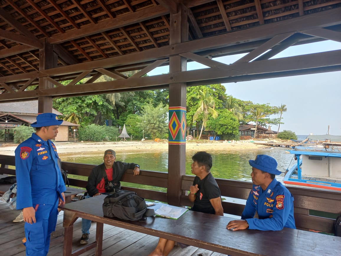 Satpolairud Polres Kepulauan Seribu Gelar Patroli Laut Dialogis, Himbau Nelayan Jaga Kamtibmas dan Waspada Cuaca Buruk