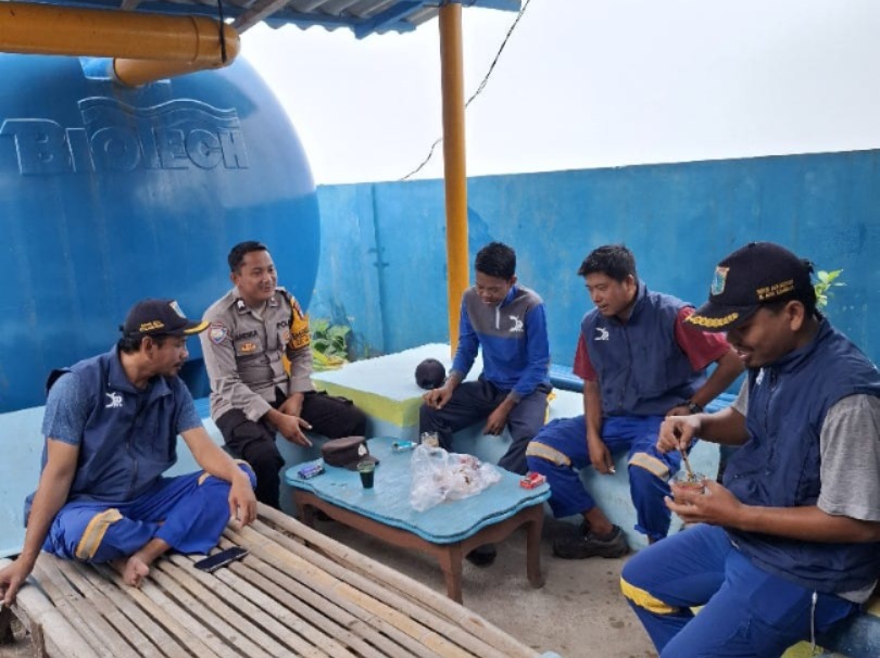 Bhabinkamtibmas Pulau Tidung Sambang Tokoh Masyarakat, Tekankan Sinergi Cegah Premanisme dan Judi Online