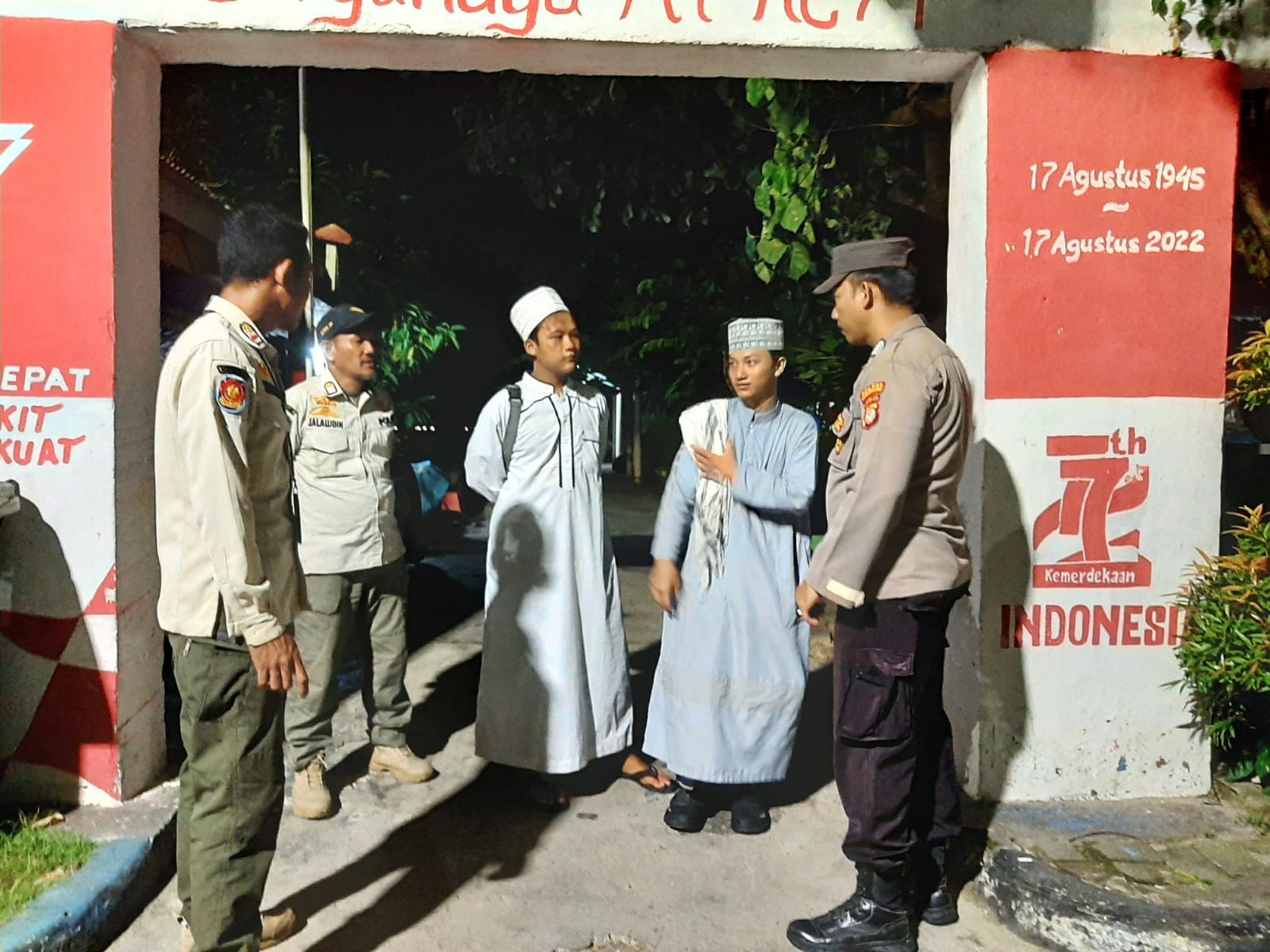 Polsek Kepulauan Seribu Selatan Giat Patroli Malam di Pulau Untung Jawa, Ajak Tokoh Agama Jaga Kamtibmas 