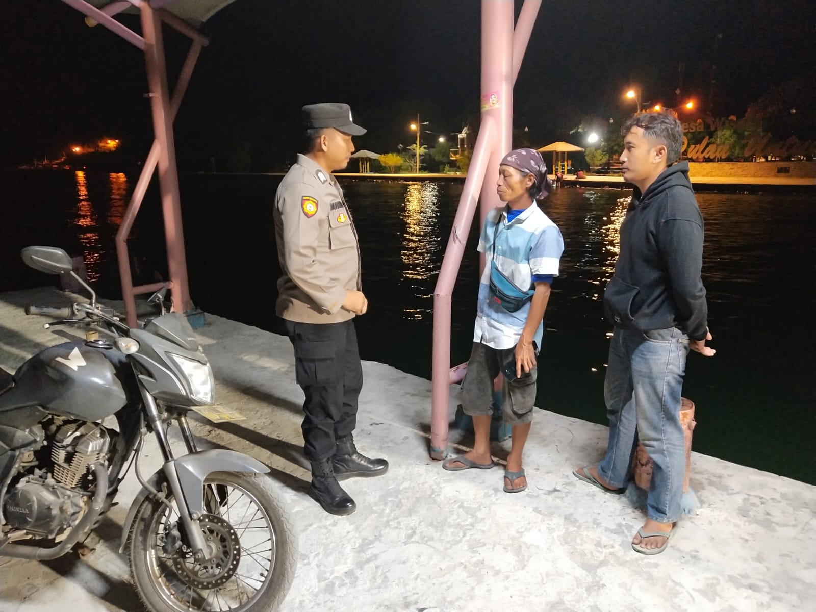 Patroli Malam Polsek Kepulauan Seribu Selatan: Menjaga Keamanan dan Terima Masukan dari Warga