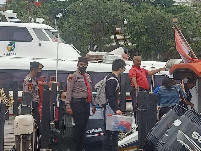 Pengamanan di Dermaga Keberangkatan oleh Sat Pam Obvit, Wujudkan Rasa Nyaman Bagi Wisatawan