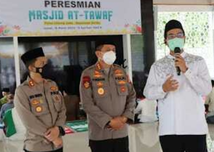 Kapolres Kep Seribu AKBP Eko Wahyu Fredian, SIK Hadiri Peresmian Masjid At - Tawaf Pulau Untung Jawa