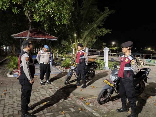 Polisi Baik dan Humanis, Polsek Kepulauan Seribu Utara Gelar Patroli Sahur Cegah Tawuran Remaja