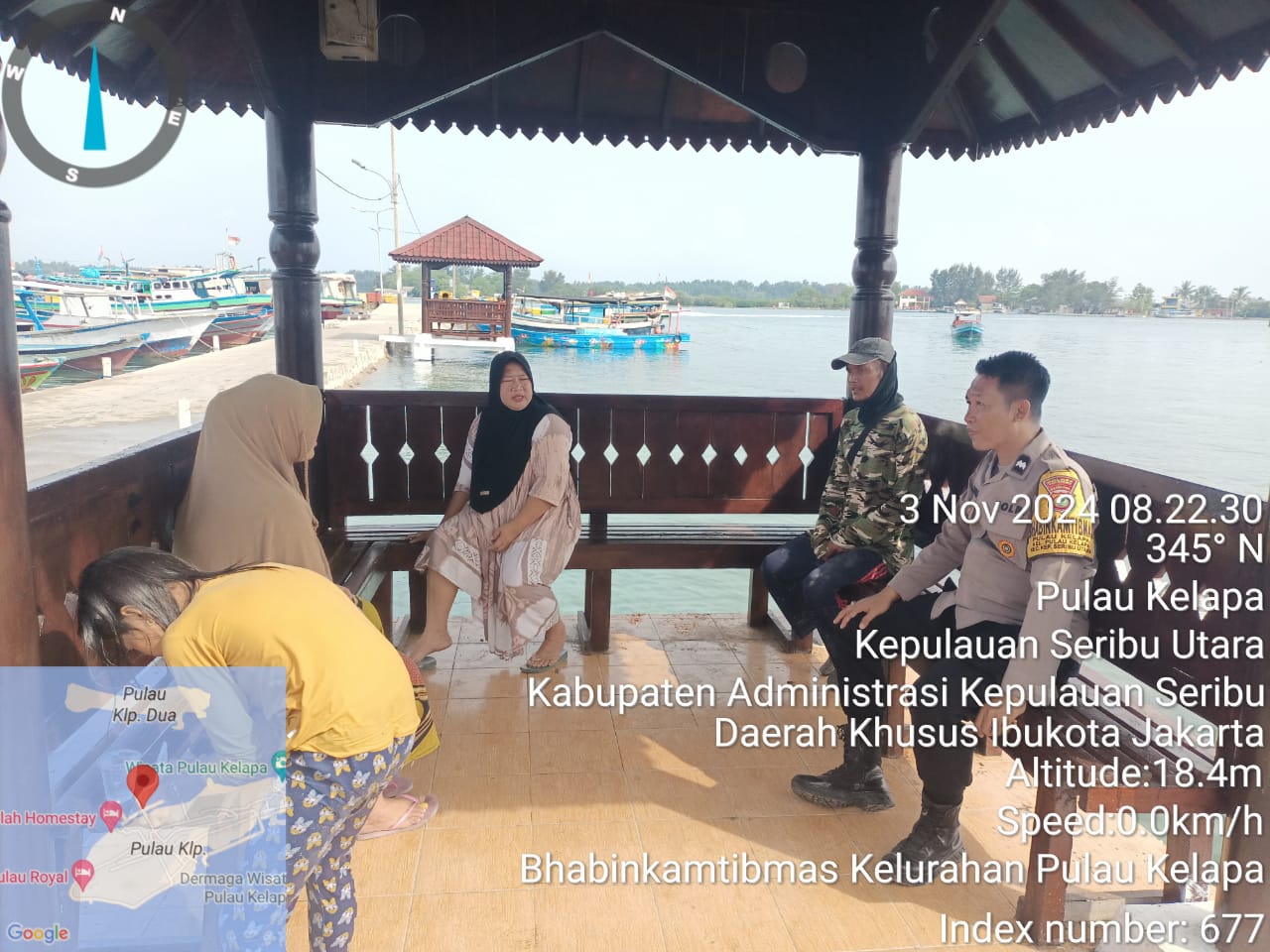 Bhabinkamtibmas Pulau Kelapa Sambangi Ibu-Ibu, Ajak Cegah Tawuran dan Waspadai Hoax Pilkada