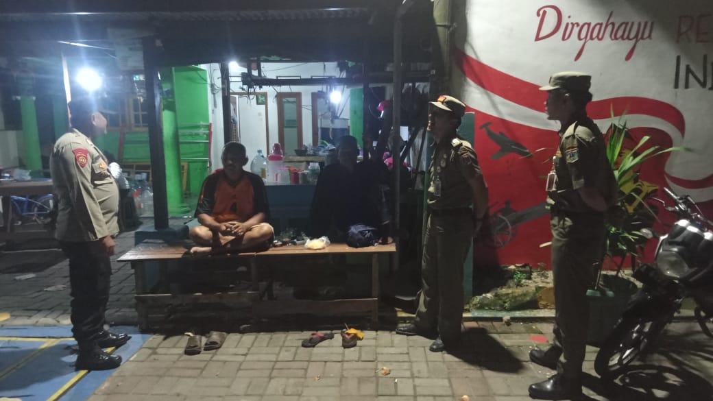 Patroli Malam Ramadhan Ajak Tokoh Masyarakat Pulau Pari Lawan Hoax