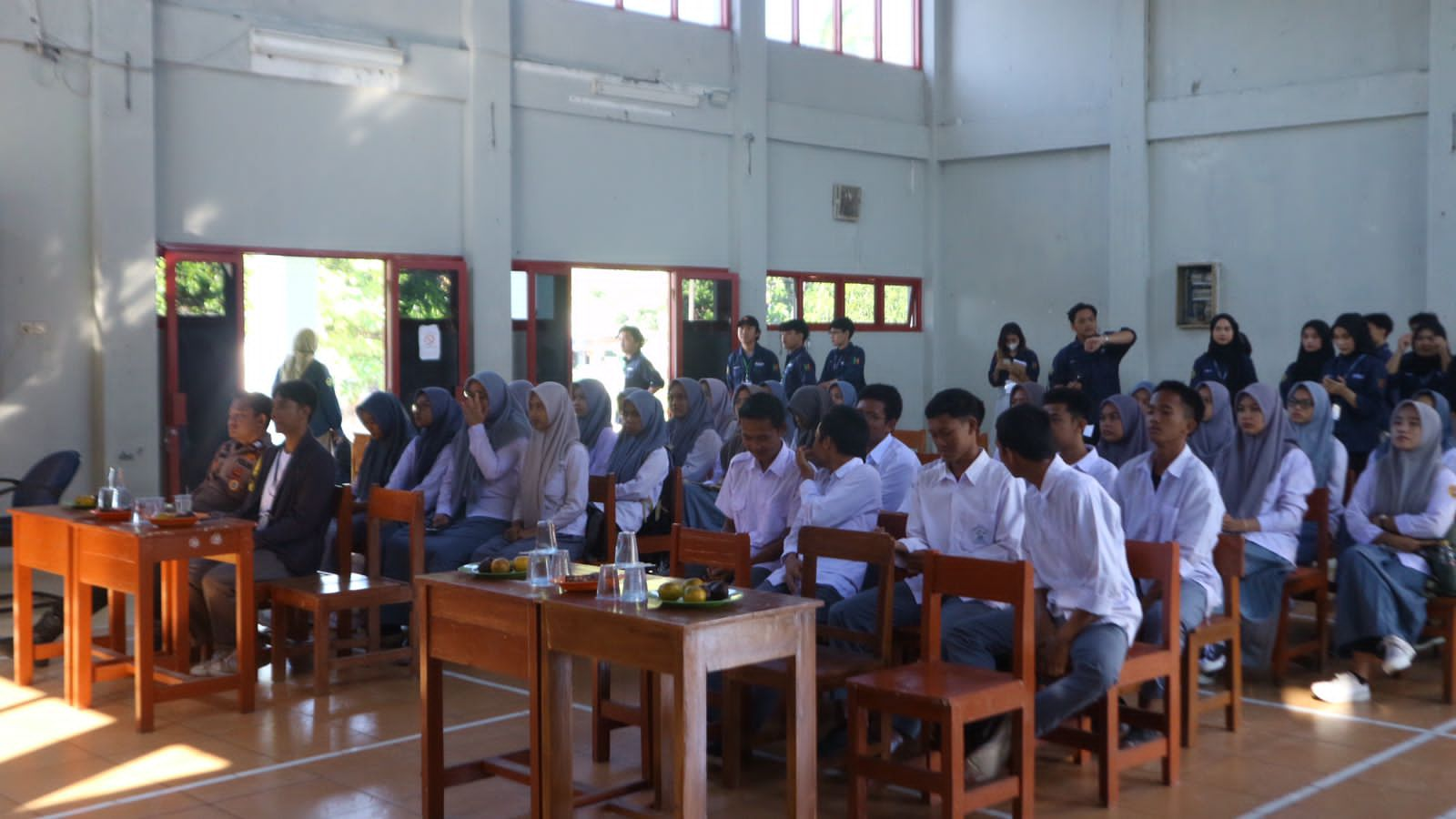 Bhabinkamtibmas Pulau Tidung dan Mahasiswa Fisip Uhamka Satukan Upaya dalam Edukasi Pencegahan Kenakalan Remaja dan Bahaya Narkoba di MA PKU Pulau Tidung