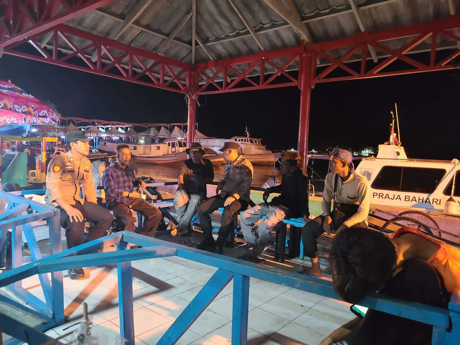 Polsek Kepulauan Seribu Utara Gencar Gelar Patroli Malam di Pulau Pramuka untuk Menjaga Ketertiban Masyarakat