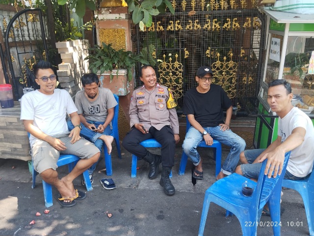 Bhabinkamtibmas Manggarai Selatan Jalin Silaturahmi dan Jaga Kondusifitas Kamtibmas Jelang Pemilukada