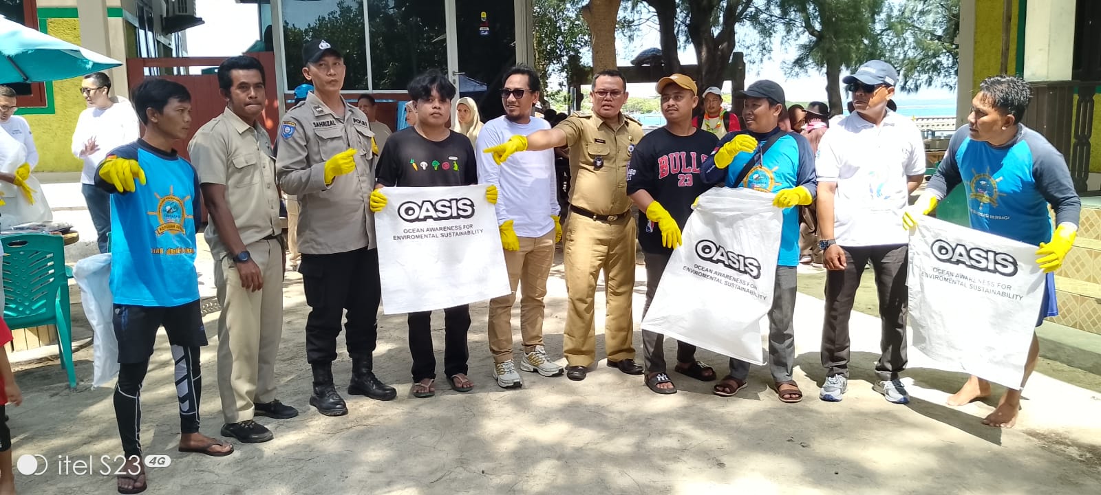 Bhabinkamtibmas Pulau Kelapa Hadiri Program OASIS di Pulau Kelapa Dua
