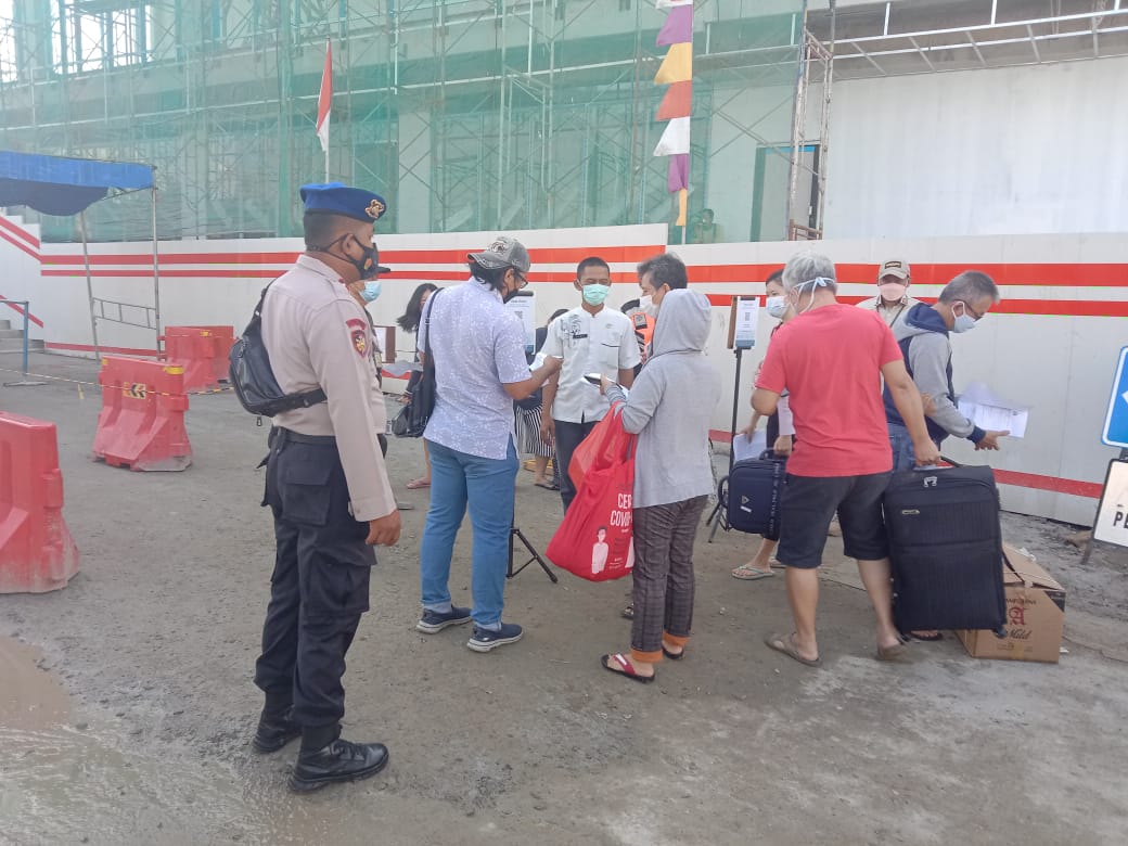 Polres Kep Seribu Giatkan Pengawasan ProKes kepada 319 Wisatawan ke Pulau Seribu