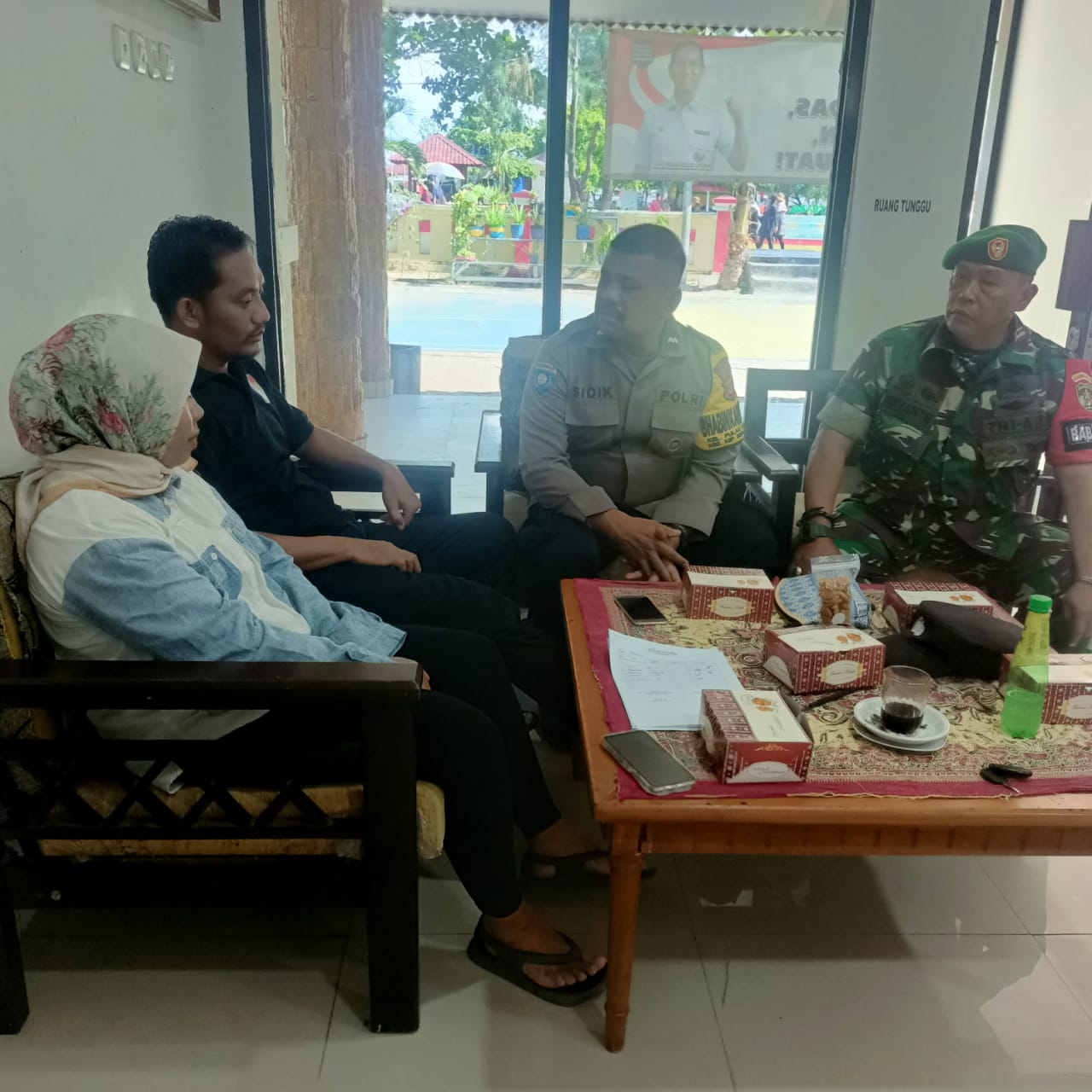 TNI/Polri Menunjukkan Netralitas dalam Mengamankan Pemilu 2024 Melalui Sambang dan Himbauan Kamtibmas