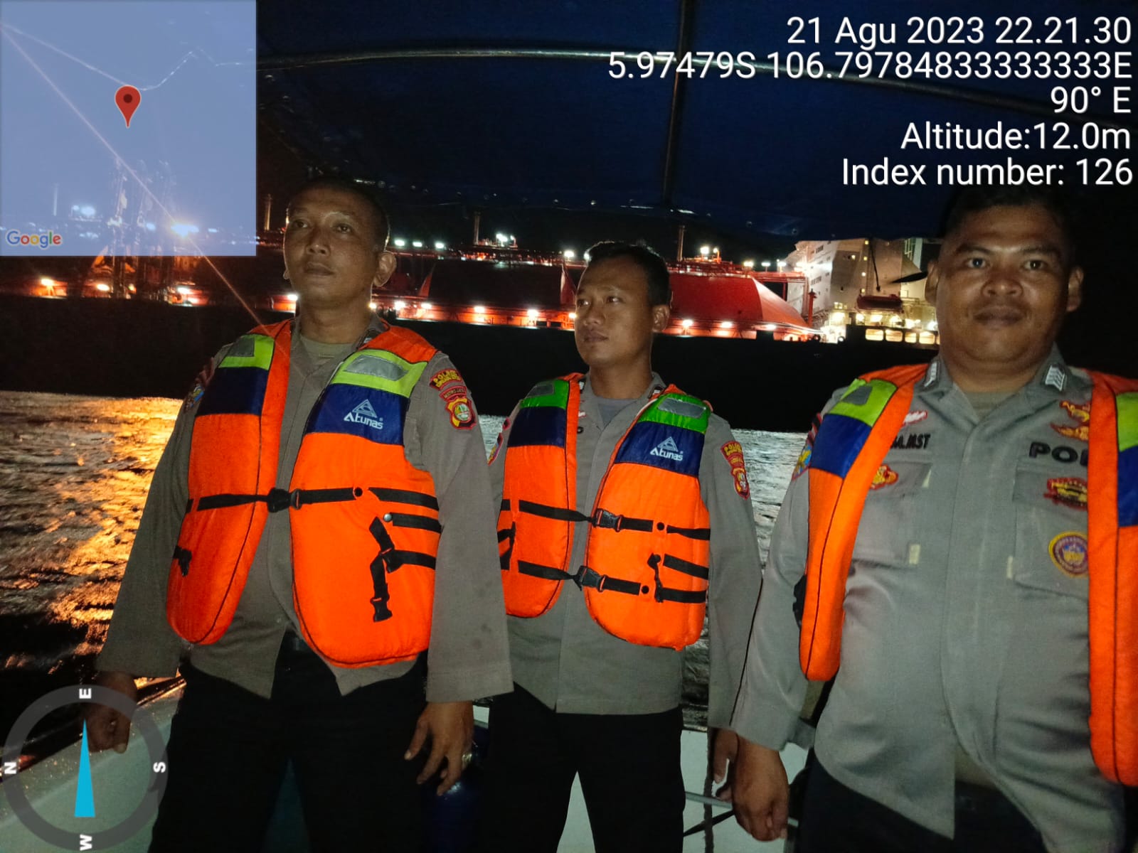 Team Patroli Laut Polair Polres Kepulauan Seribu Jalankan Patroli Malam di Perairan Pulau Untung Jawa
