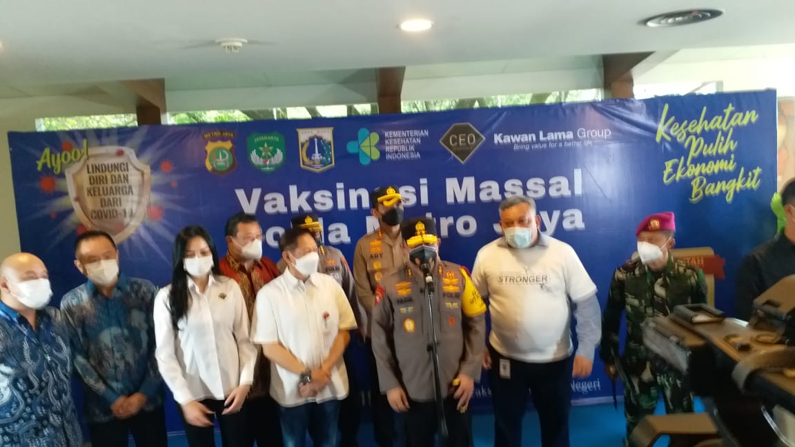 Pantau Vaksinasi, Kapolda Metro Jaya Pastikan Ribuan Serum Tepat Sasaran
