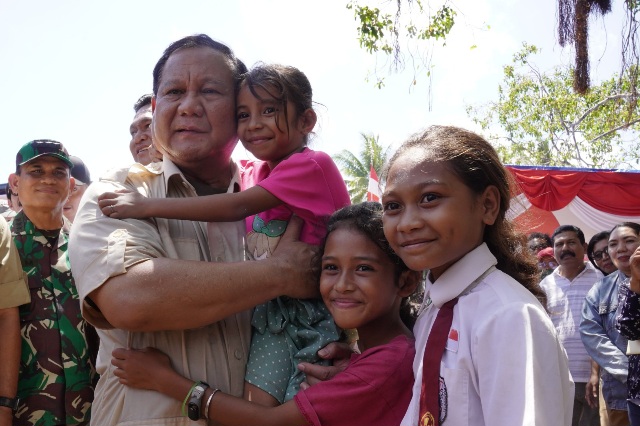 Prabowo Dorong Anak-anak Muda di Pulau Moa Maluku Barat Daya Masuk Unhan RI