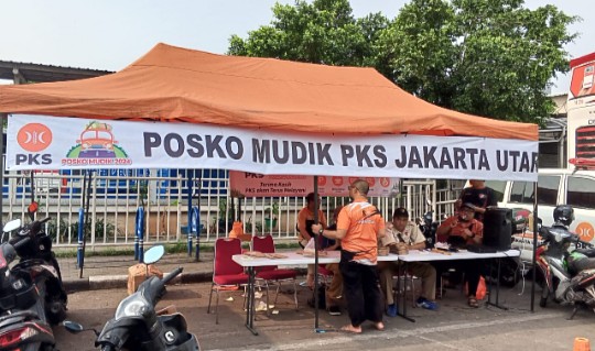 PKS Gelar Baksos Bagi Pemudik di Terminal Tanjung Priok