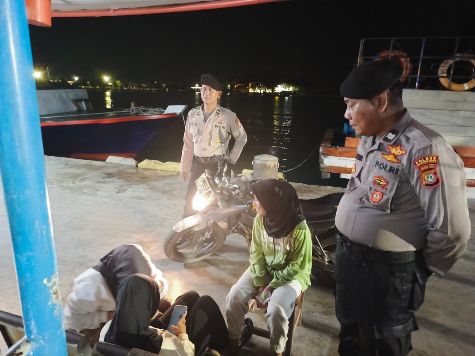 Polsek Kepulauan Seribu Utara Gelar Patroli Malam di Pulau Harapan Antisipasi Gangguan Kamtibmas Pasca Pemilu 2024