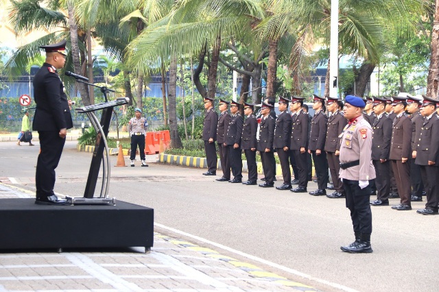 Kapolres Kepulauan Seribu Pimpin Upacara Hari Kelahiran Pancasila 1 Juni 2024.