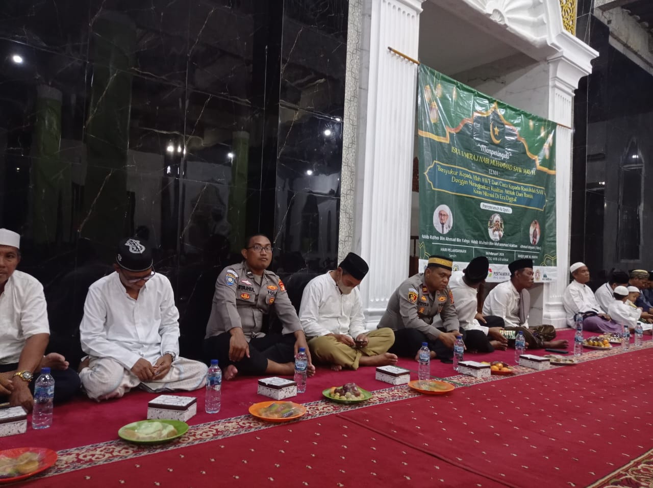 Kapolsek Kepulauan Seribu Utara Ikuti Kegiatan Isra Mi'raj Nabi di Masjid Jami Al-Hidayah Pulau Harapan