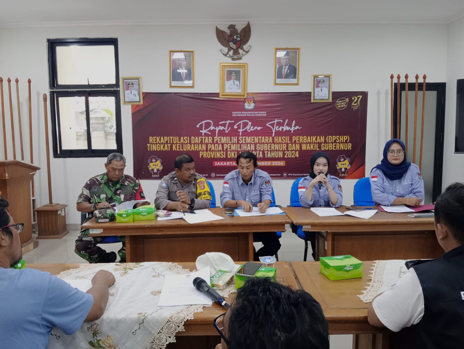 Bhabinkamtibmas Pulau Harapan Aipda Sidik Hadiri Rapat Pleno Terbuka Rekapitulasi DPSHP Pilgub DKI Jakarta 2024