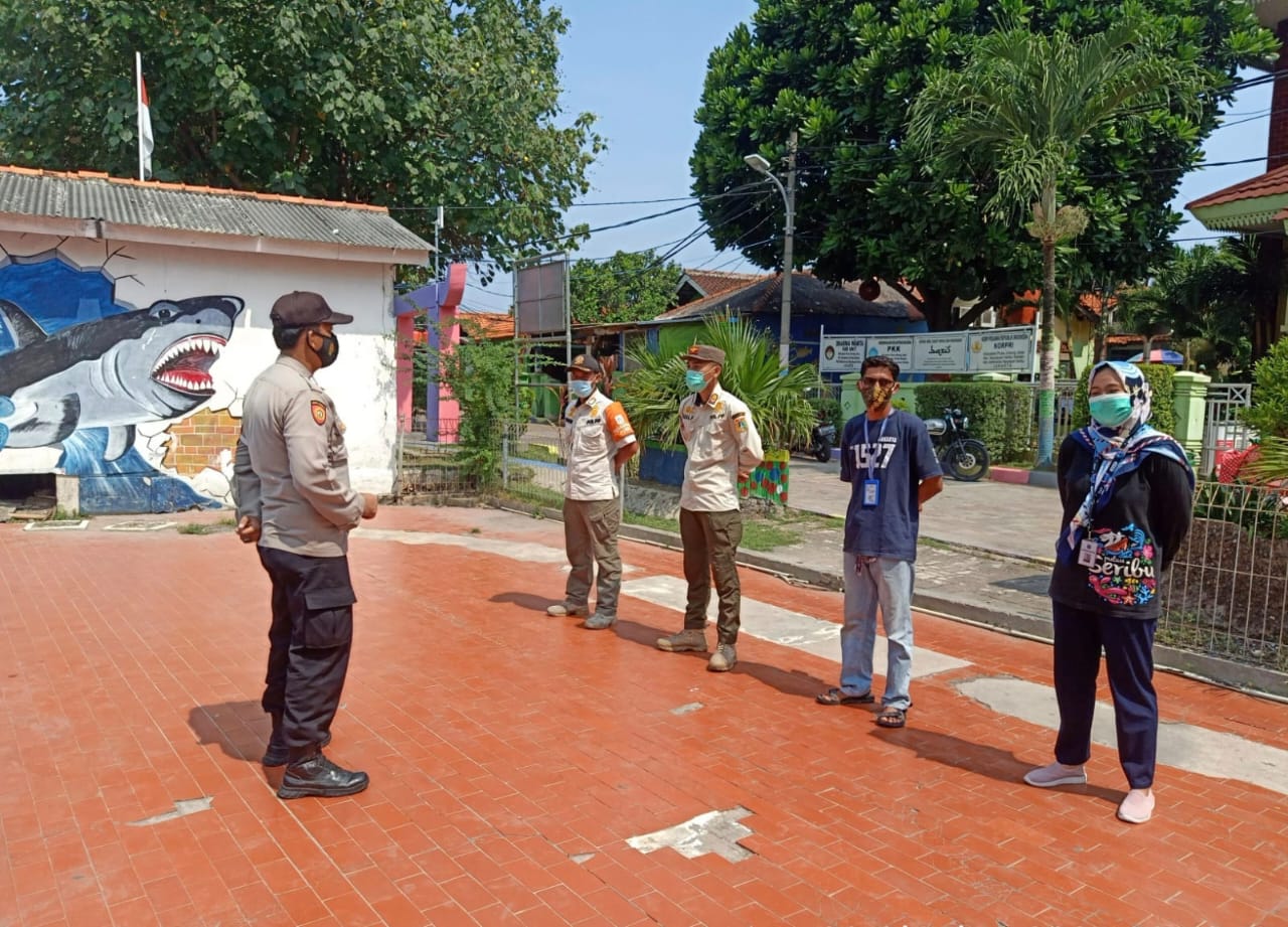 Tim Ops Yustisi Gabungan Polsek Kep Seribu Selatan Temukan Tujuh Pelanggar ProKes