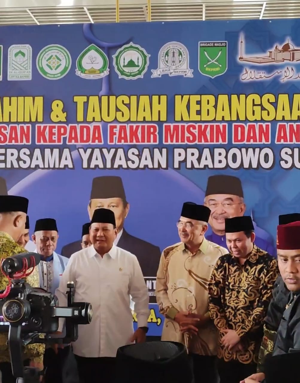 Presiden Dunia Melayu Dunia Islam: Prabowo Banyak Bantu Orang Miskin