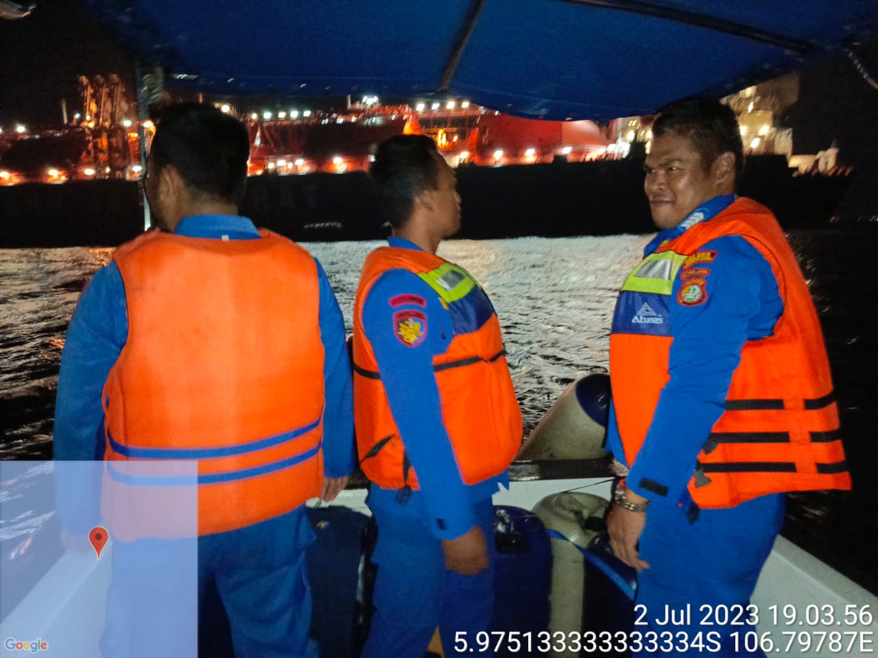Patroli Perairan Satuan Polair Polres Kepulauan Seribu Memastikan Keamanan Laut Malam Hari