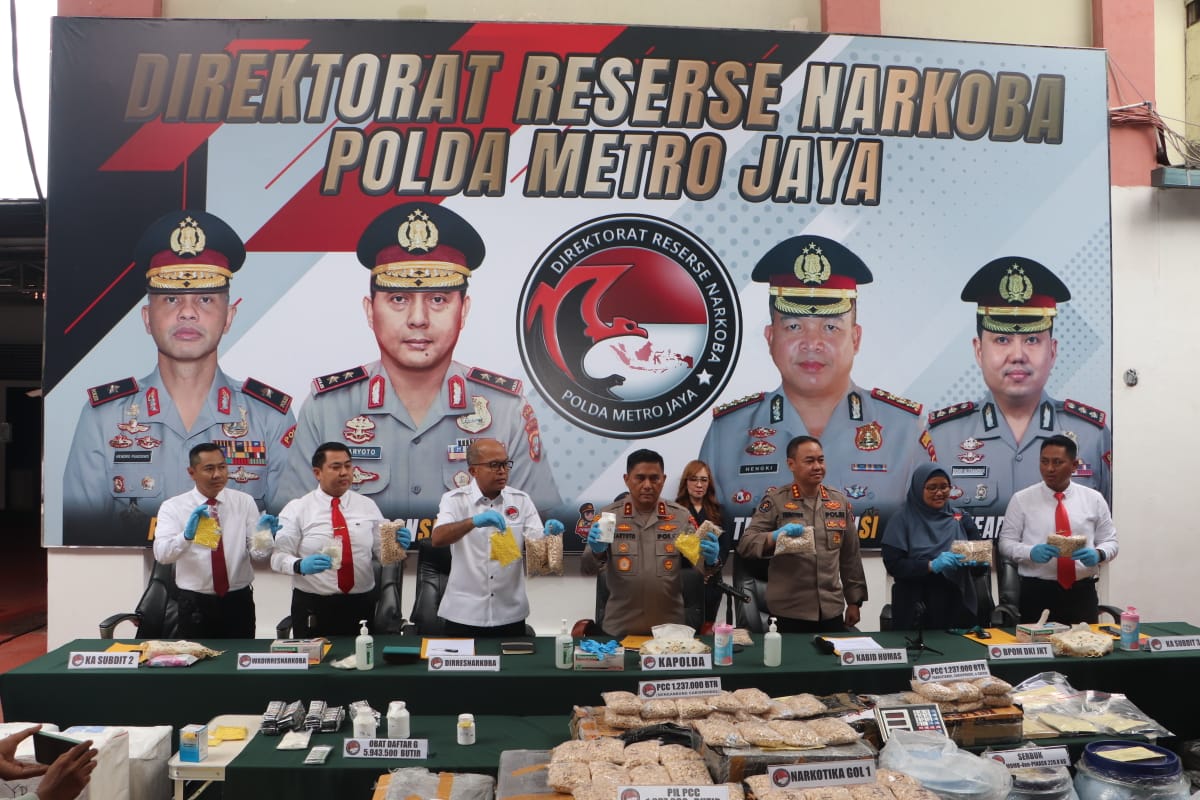 Polda Metro Jaya Ungkap Kasus Peredaran Narkotika Golongan 1 Jenis Pil PCC 