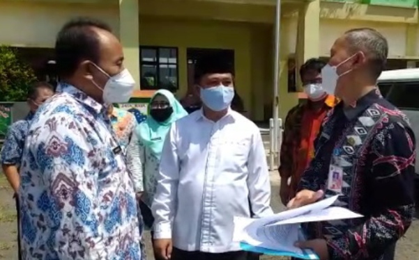 Anggota DPRD DKI Tinjau Vaksinasi Mobile di SMPN 290 Jakut