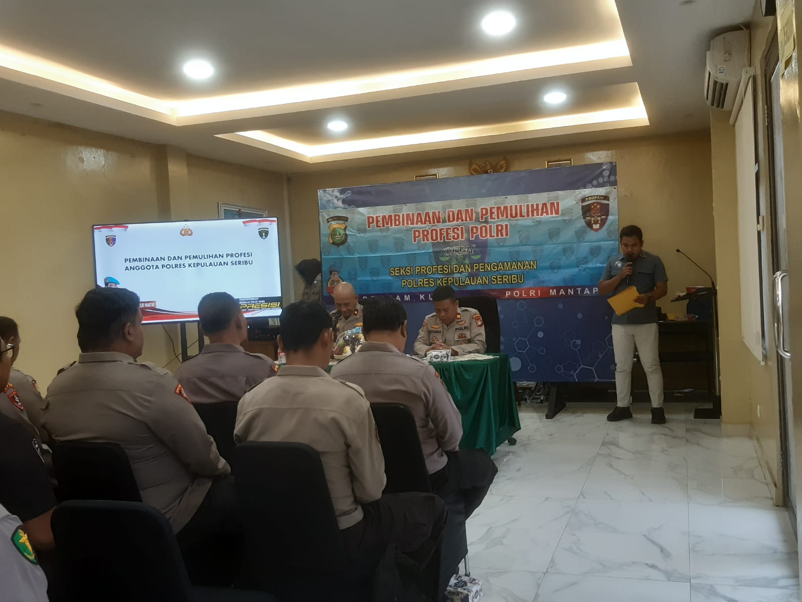 Wakapolres Kepulauan Seribu Pimpin Pembinaan dan Penyuluhan Profesi Polri di Aula Wicaksana Laghawa