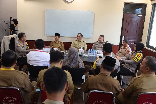 Wakapolres Metro Bekasi Pimpin Rapat Koordinasi Pembinaan Pelajar