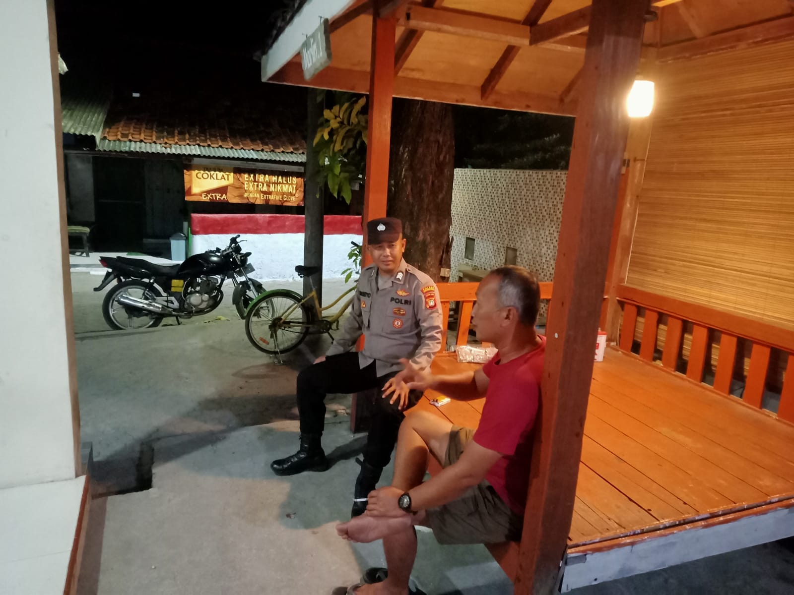Patroli Malam Polsek Kepulauan Seribu Selatan: Mewujudkan Keamanan dan Terima Masukan Warga