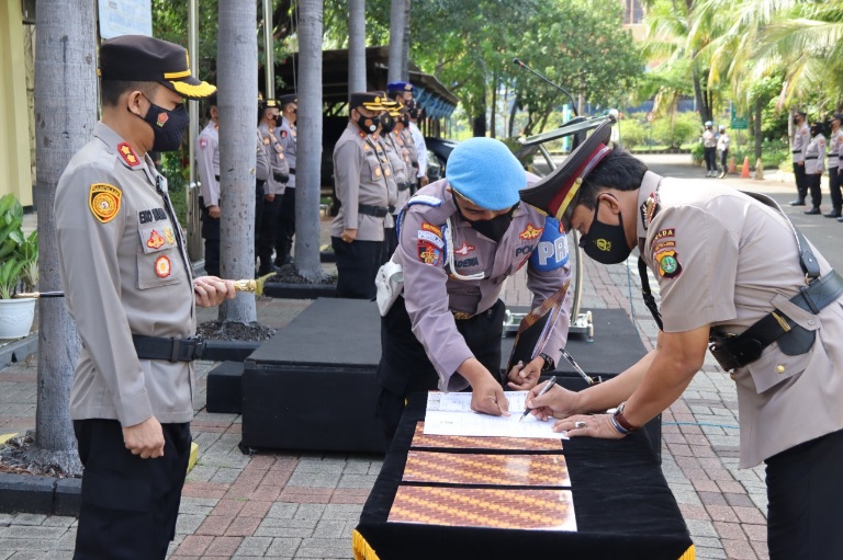 Kapolres Kepulauan Seribu Pimpin Sertijab Kasat dan Kapolsek